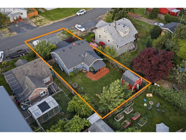 455 N 9TH St, St Helens, OR 97051
