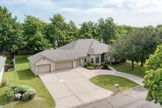 322 Meadowlakes DR, Meadowlakes, TX 78654