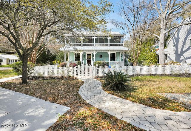 301 E West Street, Saint James, NC 28461