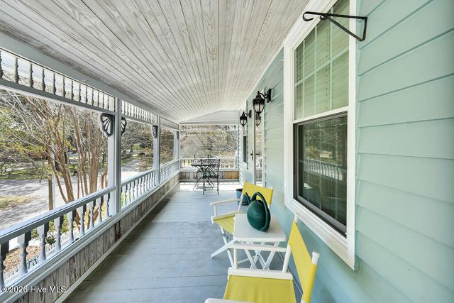301 E West Street, Saint James, NC 28461