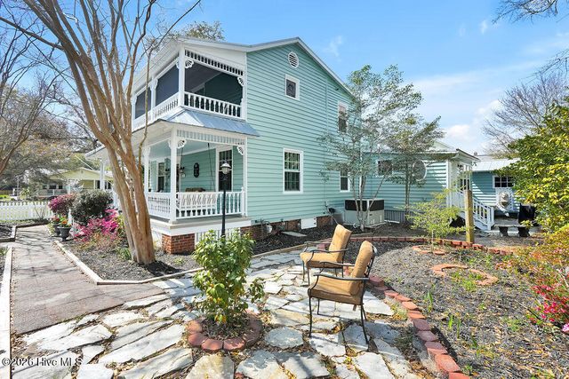 301 E West Street, Saint James, NC 28461