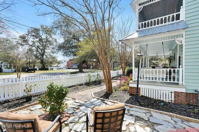 301 E West Street, Saint James, NC 28461