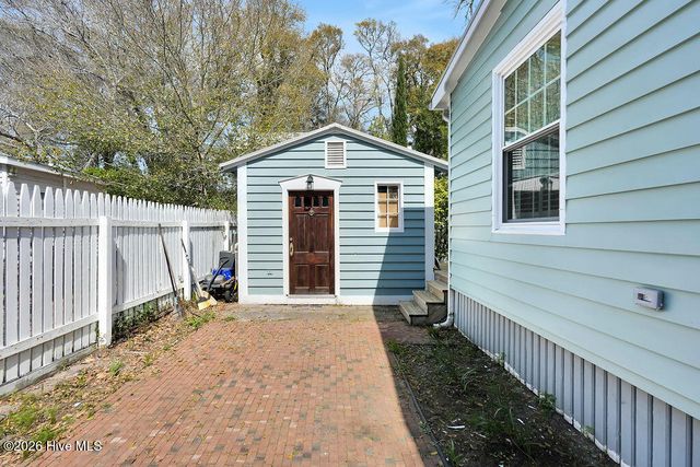 301 E West Street, Saint James, NC 28461