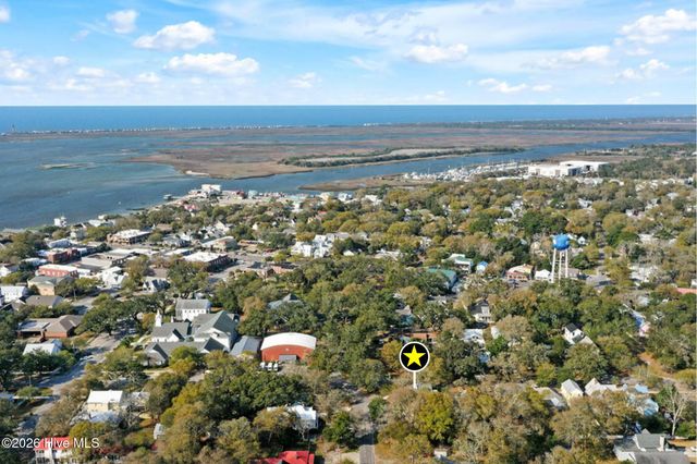 301 E West Street, Saint James, NC 28461