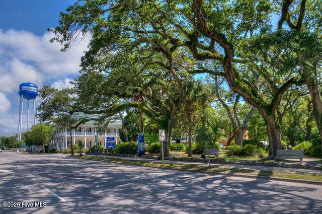 301 E West Street, Saint James, NC 28461