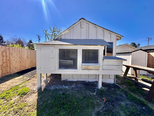 717 Parnell Ave, Turlock, CA 95380