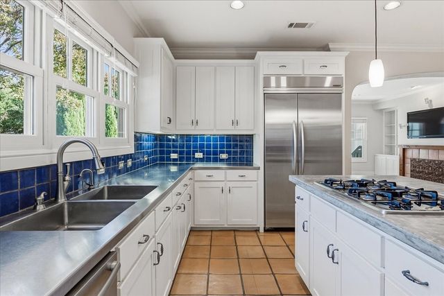 6671 Gascony Place, Fort Worth, TX 76132