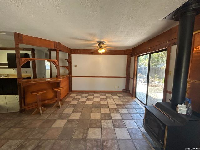 4726 SWANN LN, Kirby, TX 78219