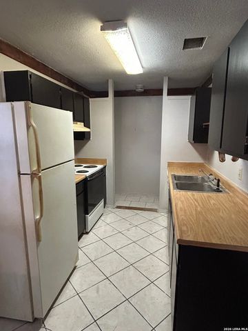 4726 SWANN LN, Kirby, TX 78219