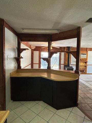 4726 SWANN LN, Kirby, TX 78219
