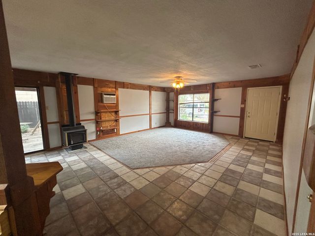4726 SWANN LN, Kirby, TX 78219