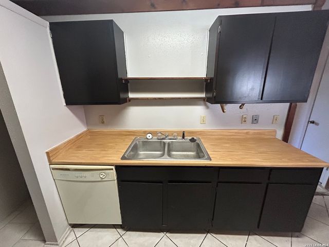 4726 SWANN LN, Kirby, TX 78219
