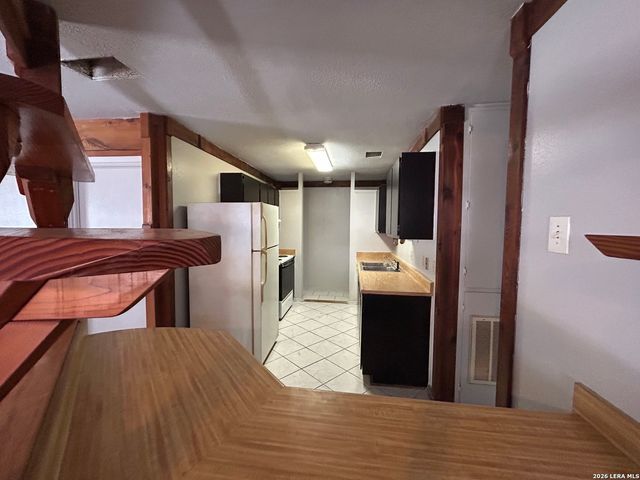 4726 SWANN LN, Kirby, TX 78219