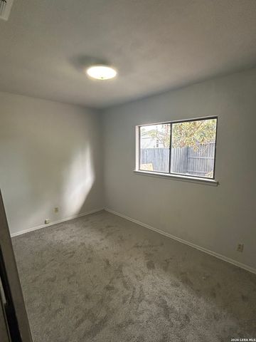 4726 SWANN LN, Kirby, TX 78219
