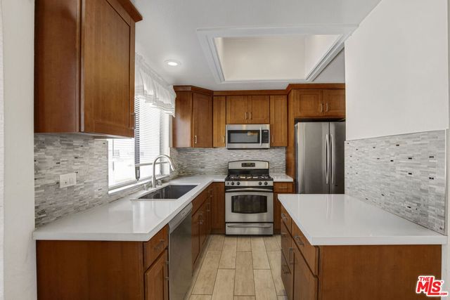 20920 Community Street 10, Canoga Park, CA 91304