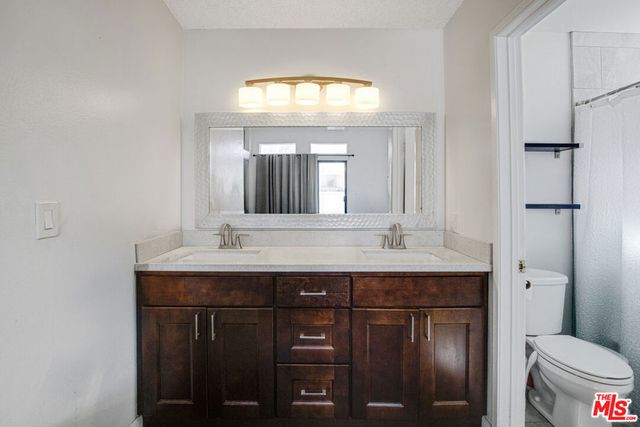 20920 Community Street 10, Canoga Park, CA 91304