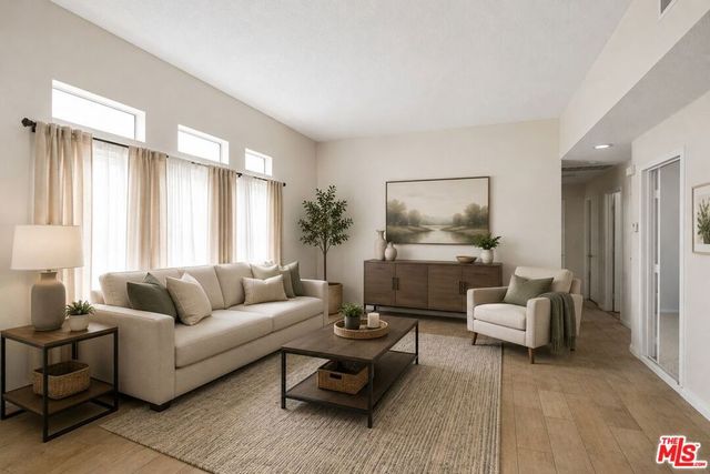 20920 Community Street 10, Canoga Park, CA 91304