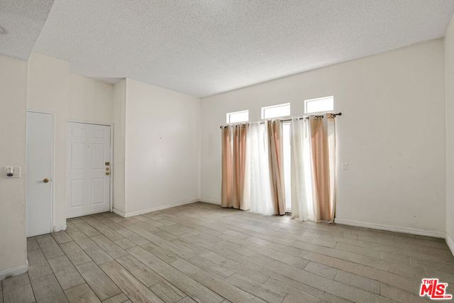 20920 Community Street 10, Canoga Park, CA 91304