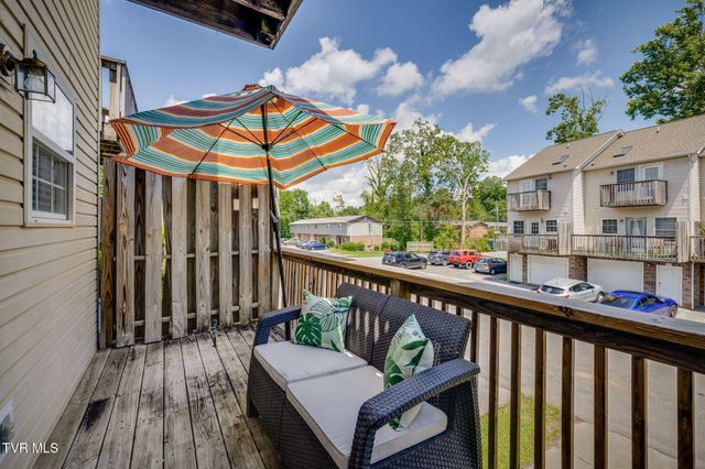 2305 South Greenwood Drive Unit 3, Johnson City, TN 37604