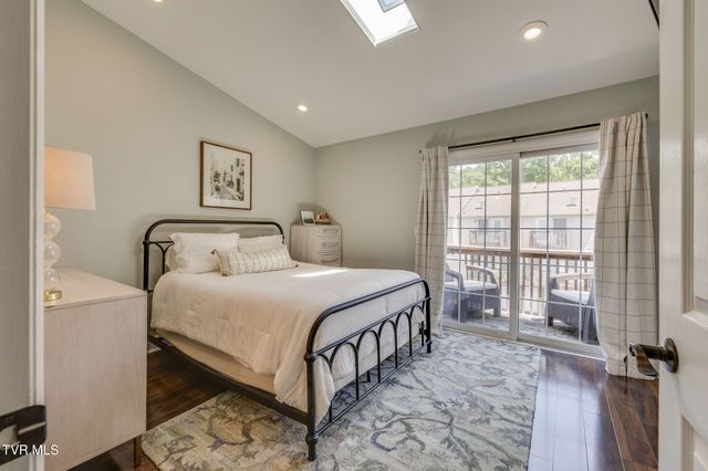 2305 South Greenwood Drive Unit 3, Johnson City, TN 37604