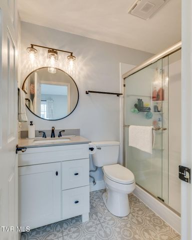 2305 South Greenwood Drive Unit 3, Johnson City, TN 37604