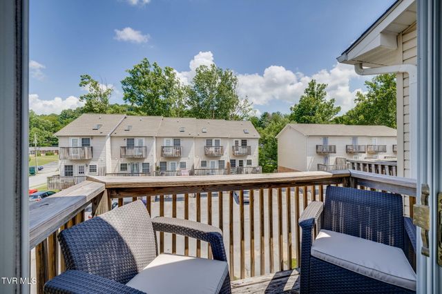 2305 South Greenwood Drive Unit 3, Johnson City, TN 37604