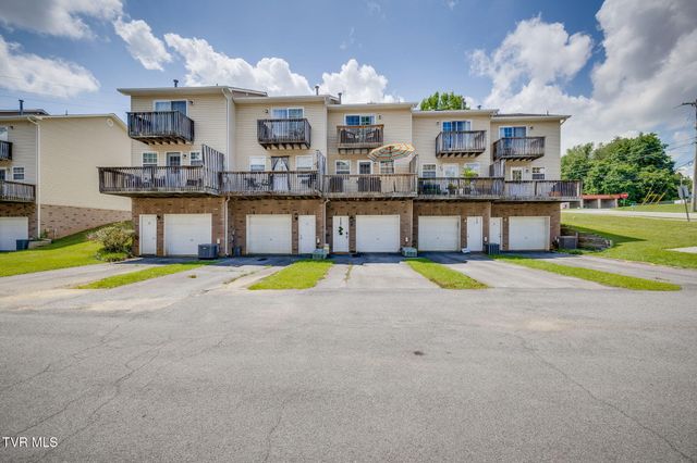 2305 South Greenwood Drive Unit 3, Johnson City, TN 37604