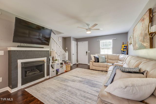 2305 South Greenwood Drive Unit 3, Johnson City, TN 37604