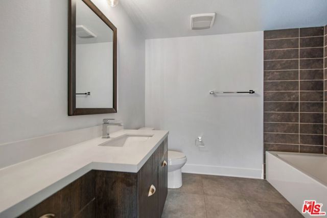 2974 Ripple Place 203, Los Angeles, CA 90039