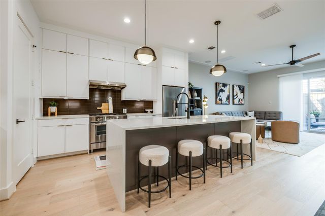 602 W Clay Street, Houston, TX 77019