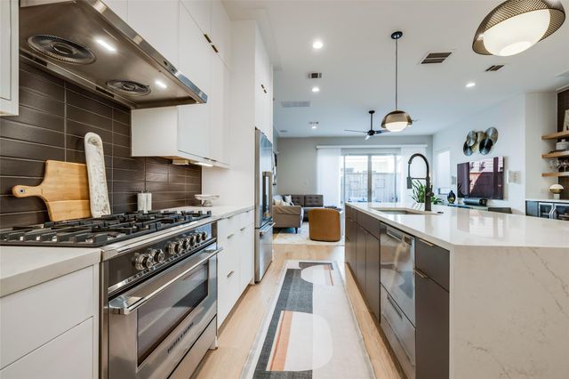 602 W Clay Street, Houston, TX 77019