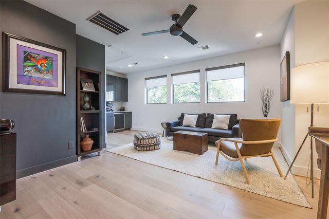 602 W Clay Street, Houston, TX 77019