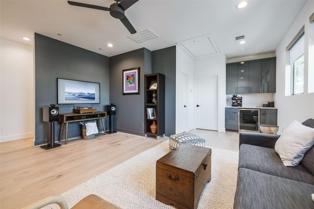 602 W Clay Street, Houston, TX 77019