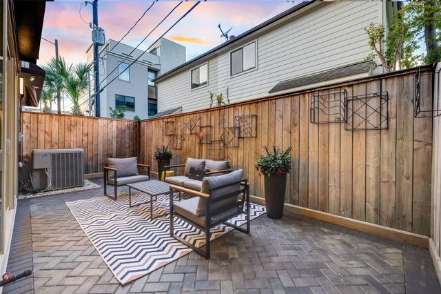 602 W Clay Street, Houston, TX 77019