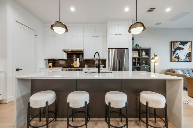 602 W Clay Street, Houston, TX 77019