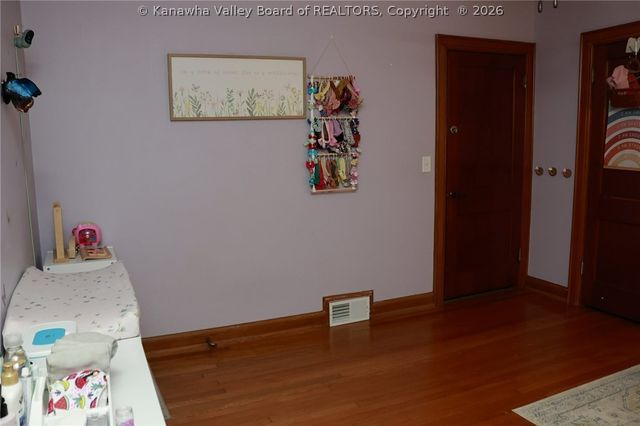 624 Kanawha Avenue E, Clendenin, WV 25045