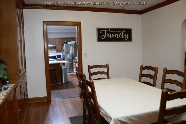 624 Kanawha Avenue E, Clendenin, WV 25045