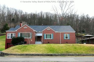 624 Kanawha Avenue E, Clendenin, WV 25045