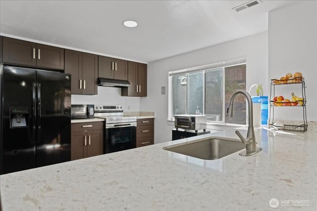 32825 17th Avenue SW, Federal Way, WA 98023