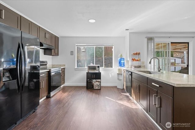 32825 17th Avenue SW, Federal Way, WA 98023
