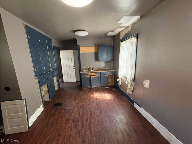 823 W 17th Street, Lorain, OH 44052