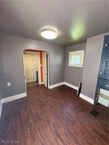 823 W 17th Street, Lorain, OH 44052