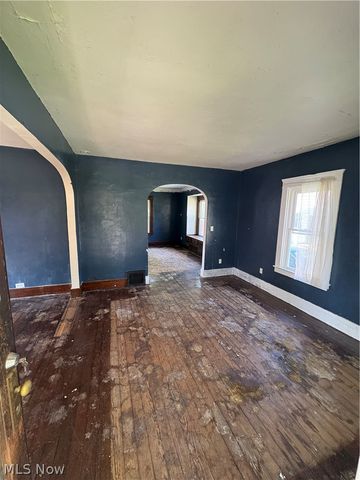 823 W 17th Street, Lorain, OH 44052