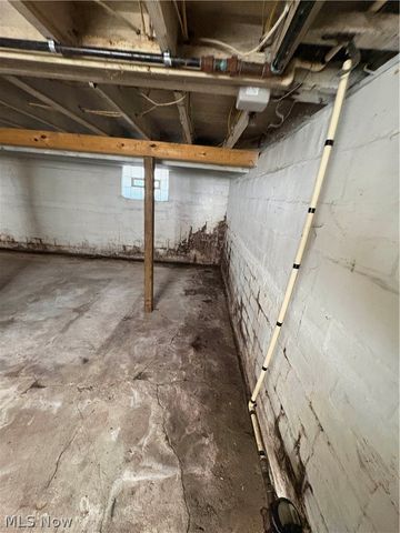 823 W 17th Street, Lorain, OH 44052