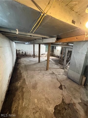 823 W 17th Street, Lorain, OH 44052