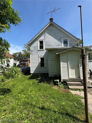 823 W 17th Street, Lorain, OH 44052