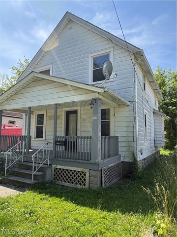 823 W 17th Street, Lorain, OH 44052