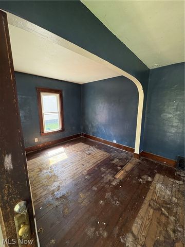 823 W 17th Street, Lorain, OH 44052