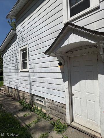 823 W 17th Street, Lorain, OH 44052