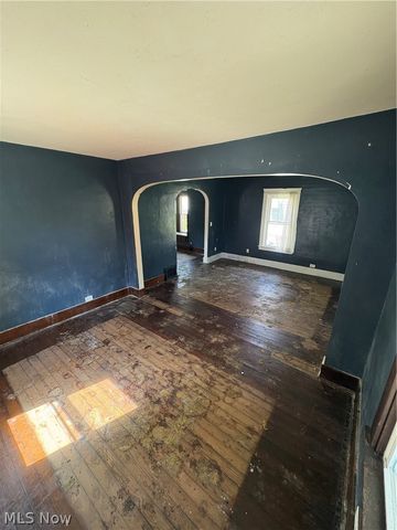 823 W 17th Street, Lorain, OH 44052